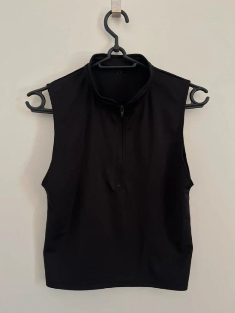 Women's black top